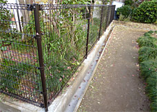 LIXIL TOEXスチールメッシュフェンス ハイグリッドフェンスN4型H1500 ダークブラウン