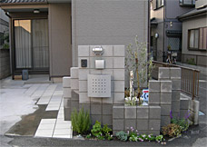 シンプルモダンな門袖